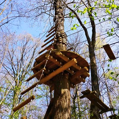 Intérieur du bar suspendu Perching Life